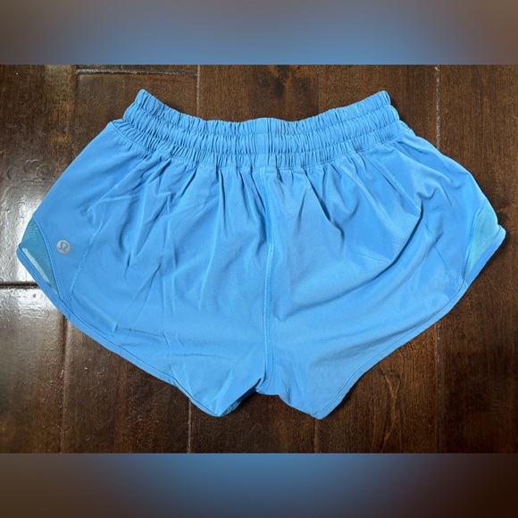 Lululemon Hotty Hot Low-Rise Lined Short 2.5” Pink, Orange, Yellow, Blue Size 2 - Picture 13 of 14